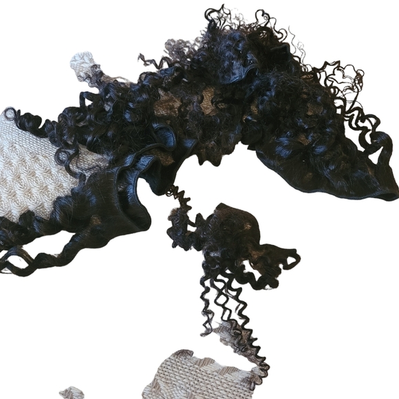 10 inch Curley Hair Extensions New with Tags and Used Set of 4 Brown and Black - Picture 2 of 2